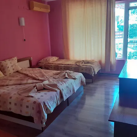 Kostovi Konukevi Naousa